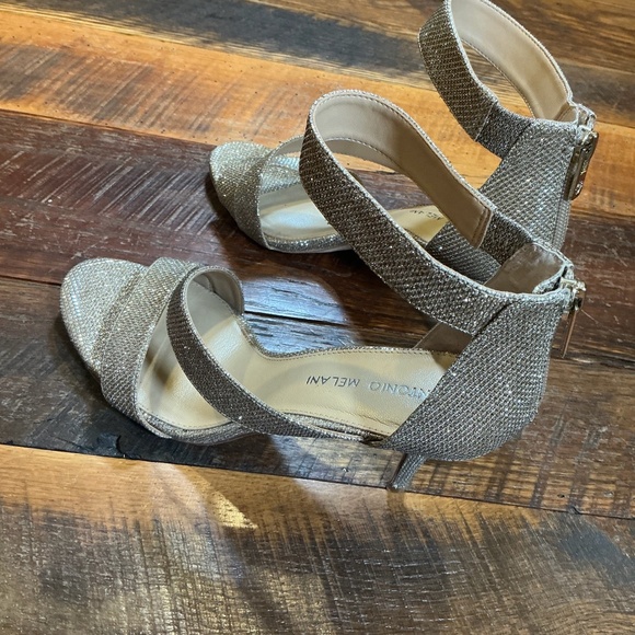 Antonio Melani Champagne Metallic Strappy Heels Women’s 8.5M - Picture 4 of 9